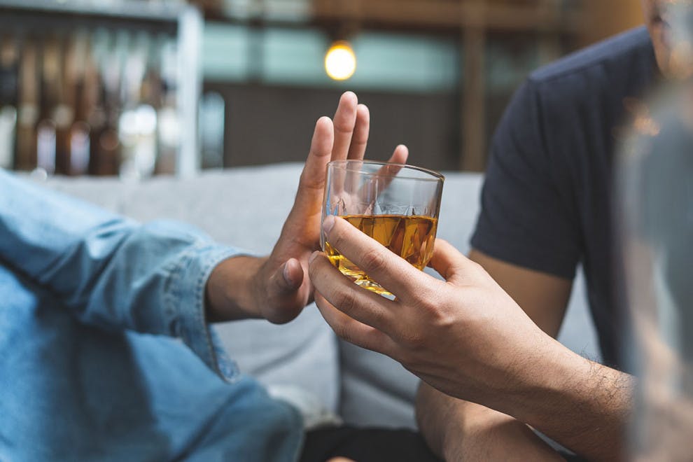 Cómo dejar de beber alcohol: 15 consejos útiles